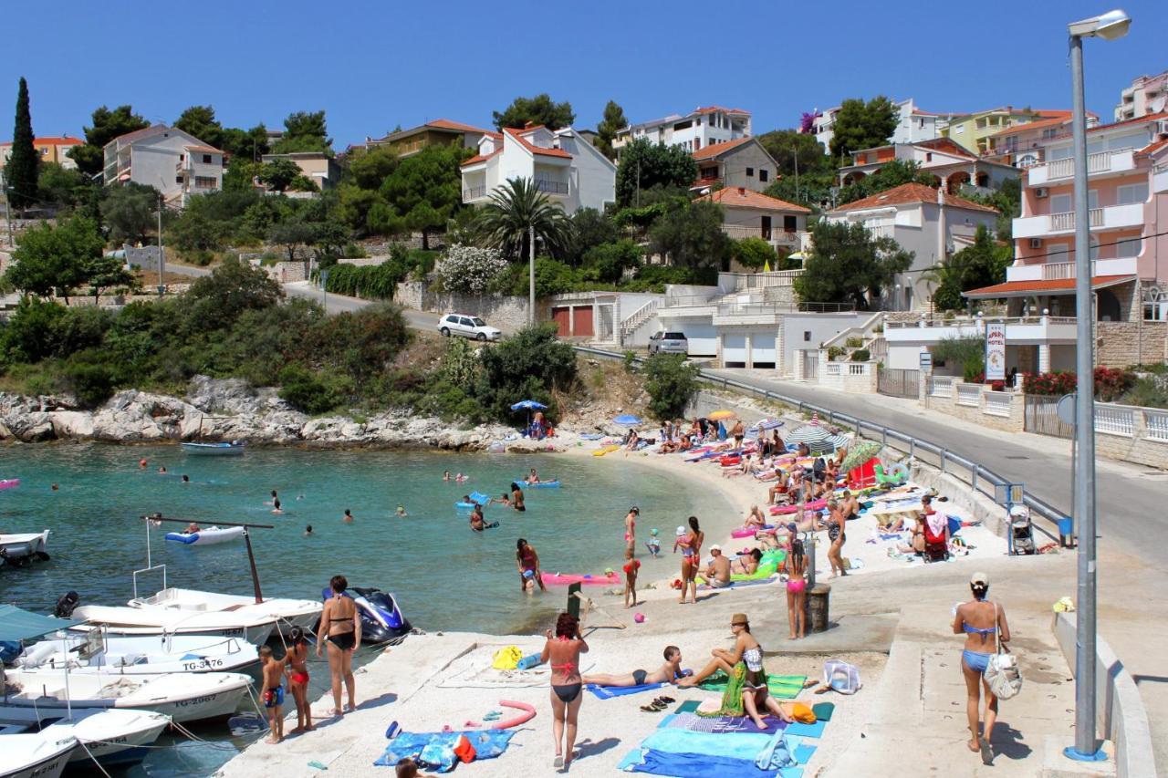 Apartments With A Parking Space Mavarstica, Ciovo - 17803 Trogir Ngoại thất bức ảnh