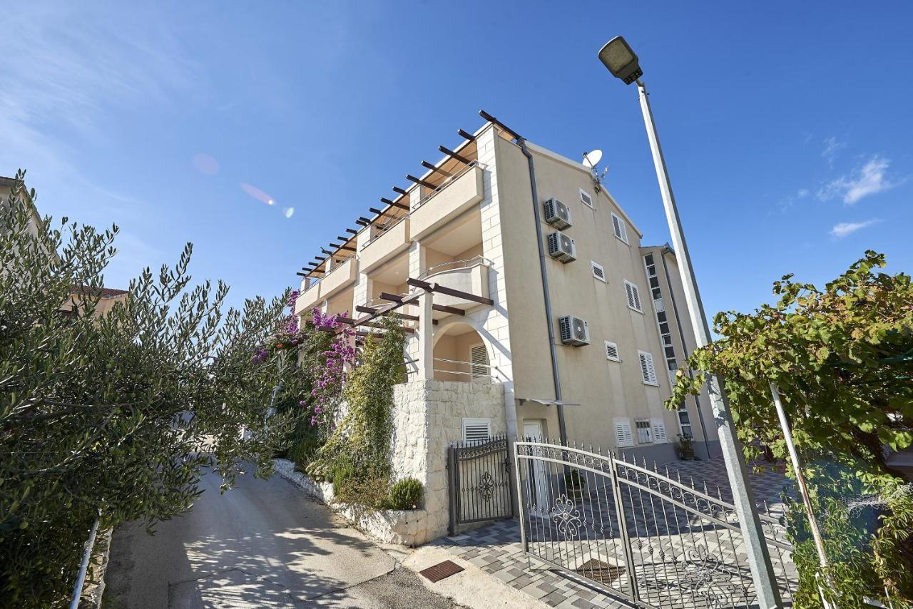 Apartments With A Parking Space Mavarstica, Ciovo - 17803 Trogir Ngoại thất bức ảnh