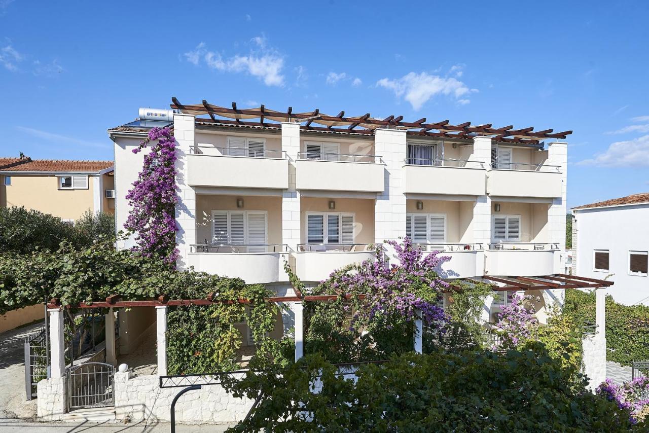 Apartments With A Parking Space Mavarstica, Ciovo - 17803 Trogir Ngoại thất bức ảnh
