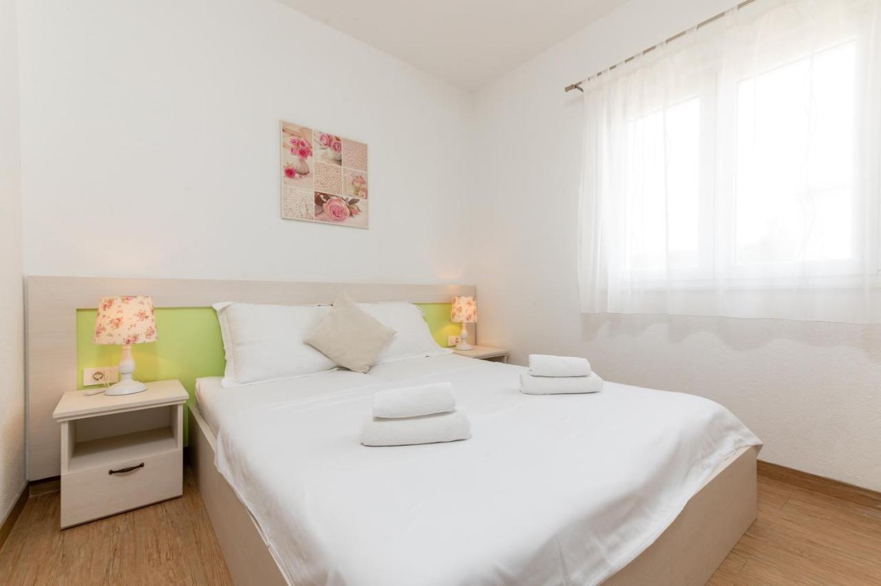 Apartments With A Parking Space Mavarstica, Ciovo - 17803 Trogir Ngoại thất bức ảnh