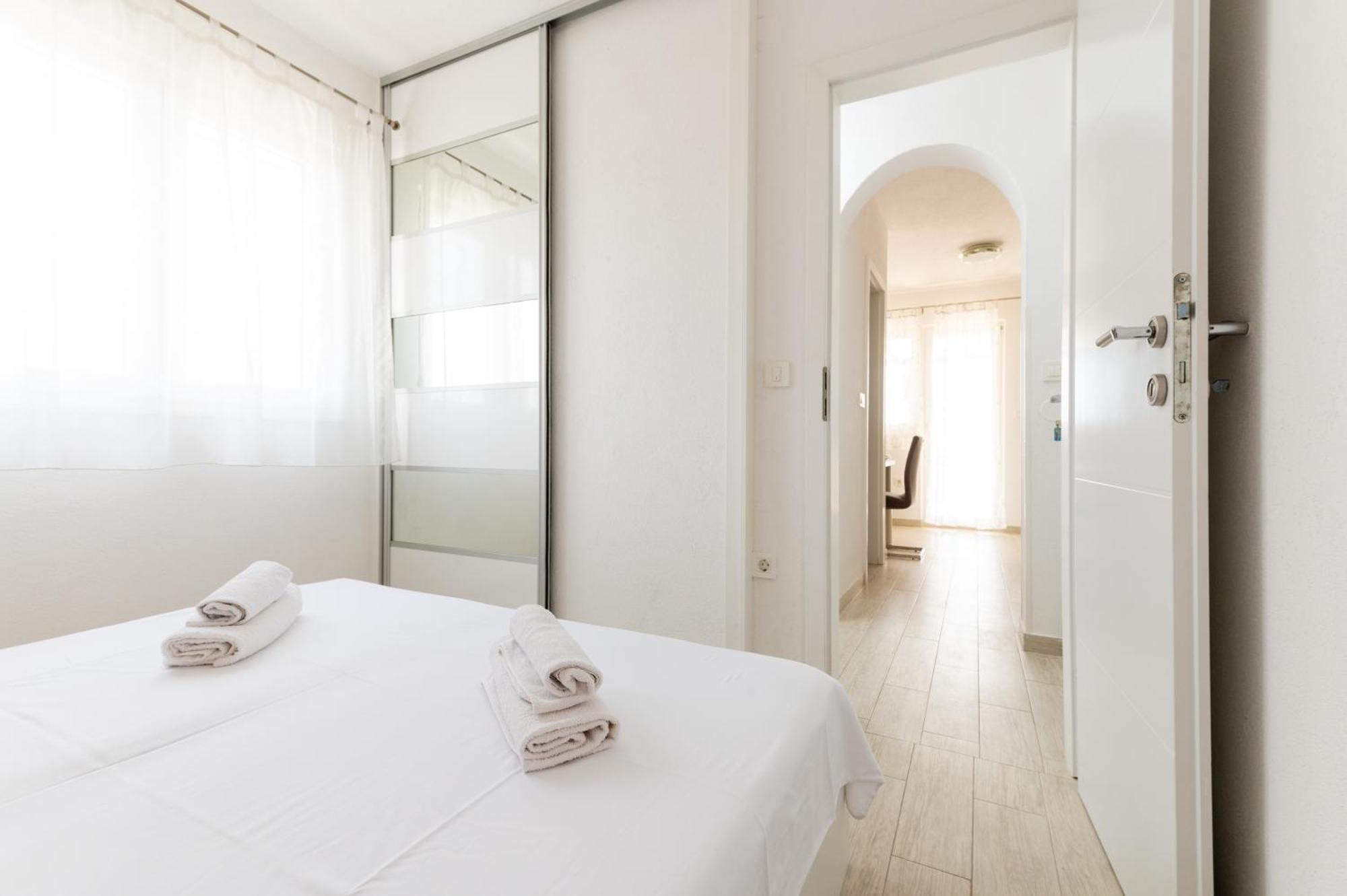 Apartments With A Parking Space Mavarstica, Ciovo - 17803 Trogir Phòng bức ảnh