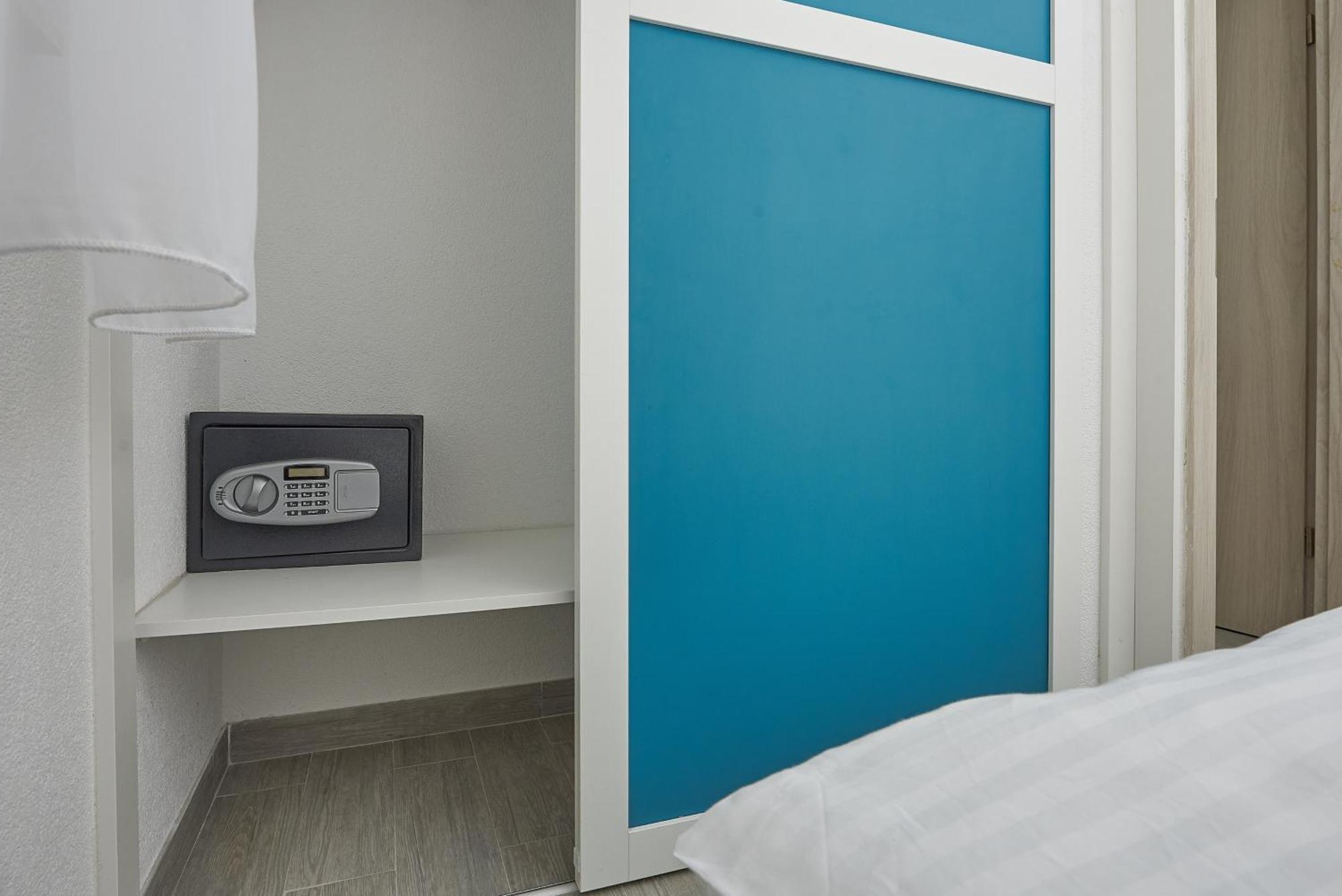 Apartments With A Parking Space Mavarstica, Ciovo - 17803 Trogir Phòng bức ảnh